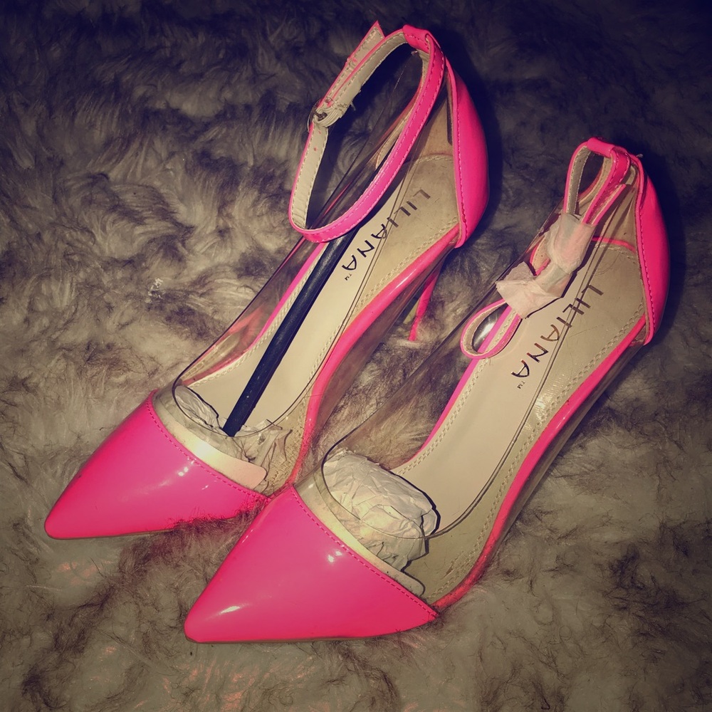 Pink high pumps